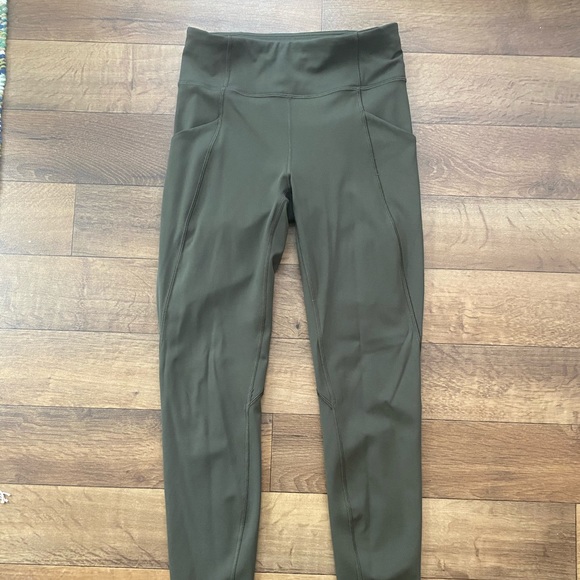 Time to sweat 28” lululemon leggings - Picture 2 of 6